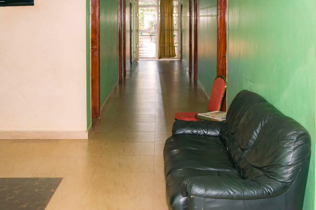 G-One Hotel Kampala 2*,